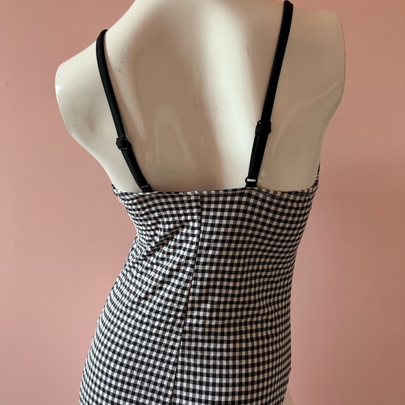 Plaid bathing suit with deep v - Picture 2 of 4